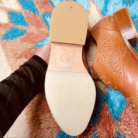 ELF Heartbreak Leather Oxfords size 8
Never worn - Picture 4 of 15